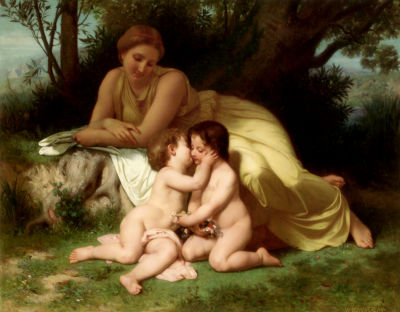 Jeune femme contemplant deux enfants qui s'embrassent